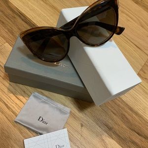 Christian Dior woman glasses